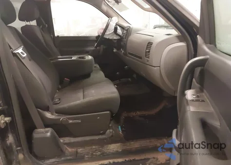 2010 Chevrolet Silverado 1500 Ls z USA, uszkodzony, nr VIN 1GCSKREA9AZ109269